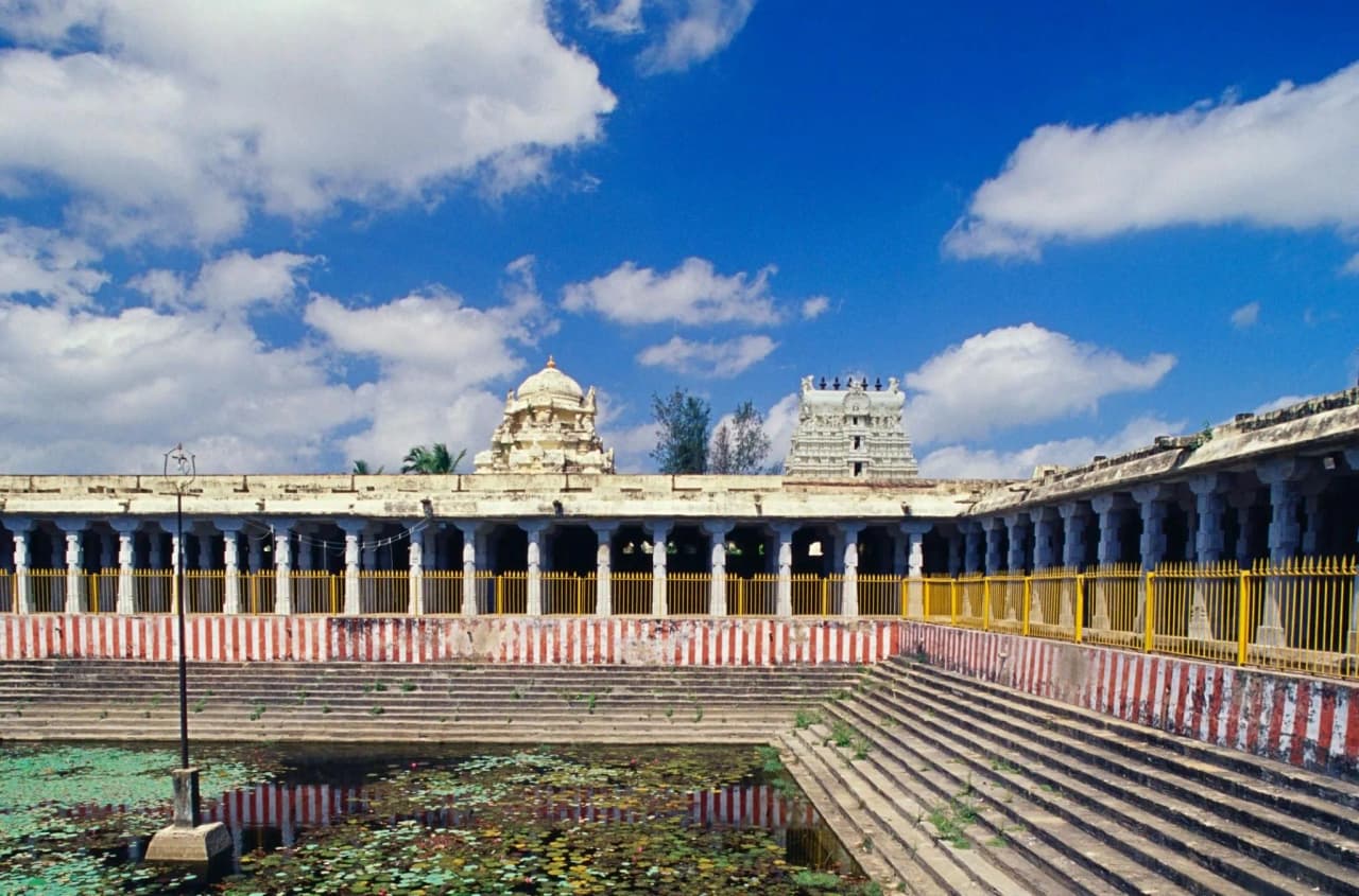 Ramanathaswamy Temple sacred tank — spiritual layout of the temple complex